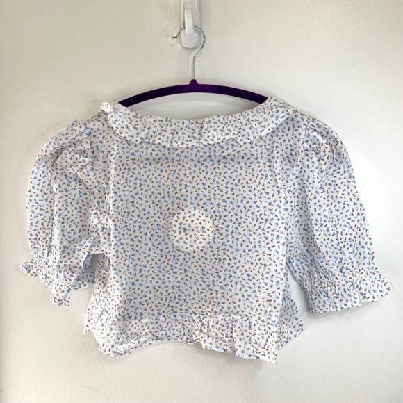 Red Dress Boutique Blue and White Floral Crop Top - Picture 4 of 13